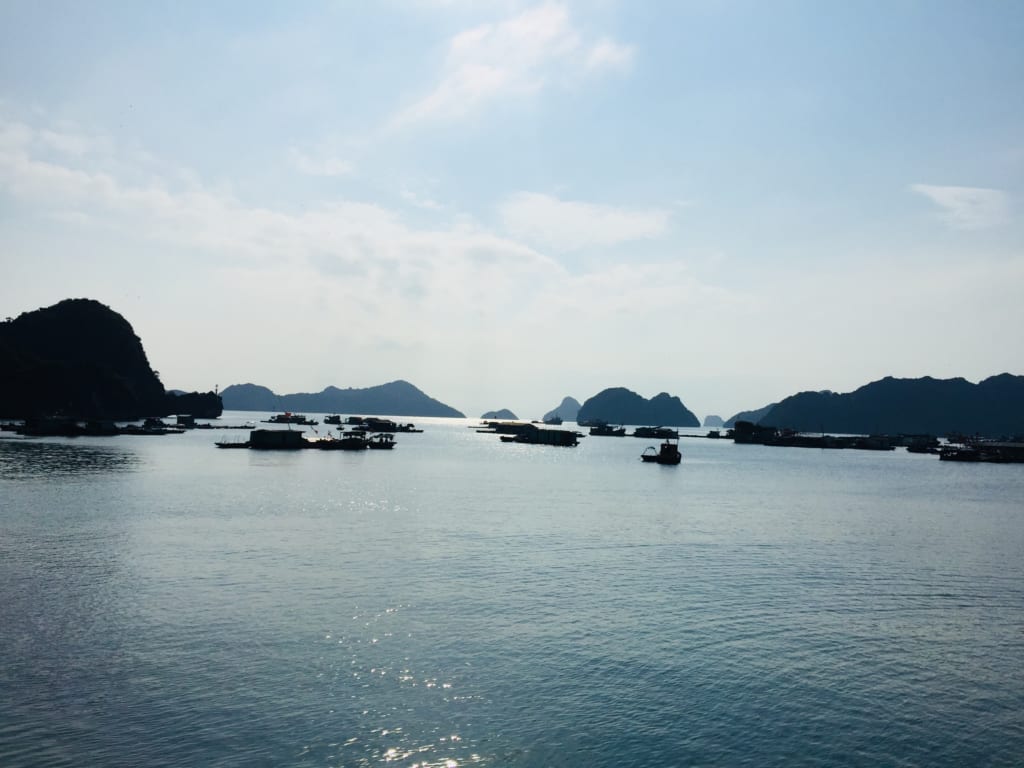 baie d'Halong lan ha bay croisière cruise jonque privée private junk merveille du monde vietnam douceur de vie unesco