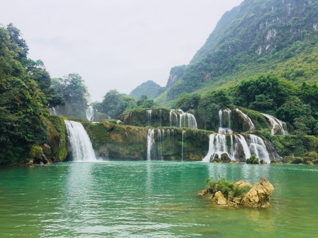 cascade ban gioc waterfall cao bang vietnam du nord