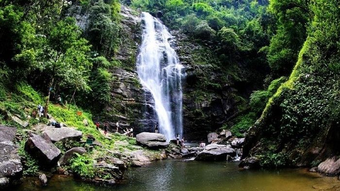 waterfall cascade khe hem pu mat national park center centre vietnam
off beaten tracks tour