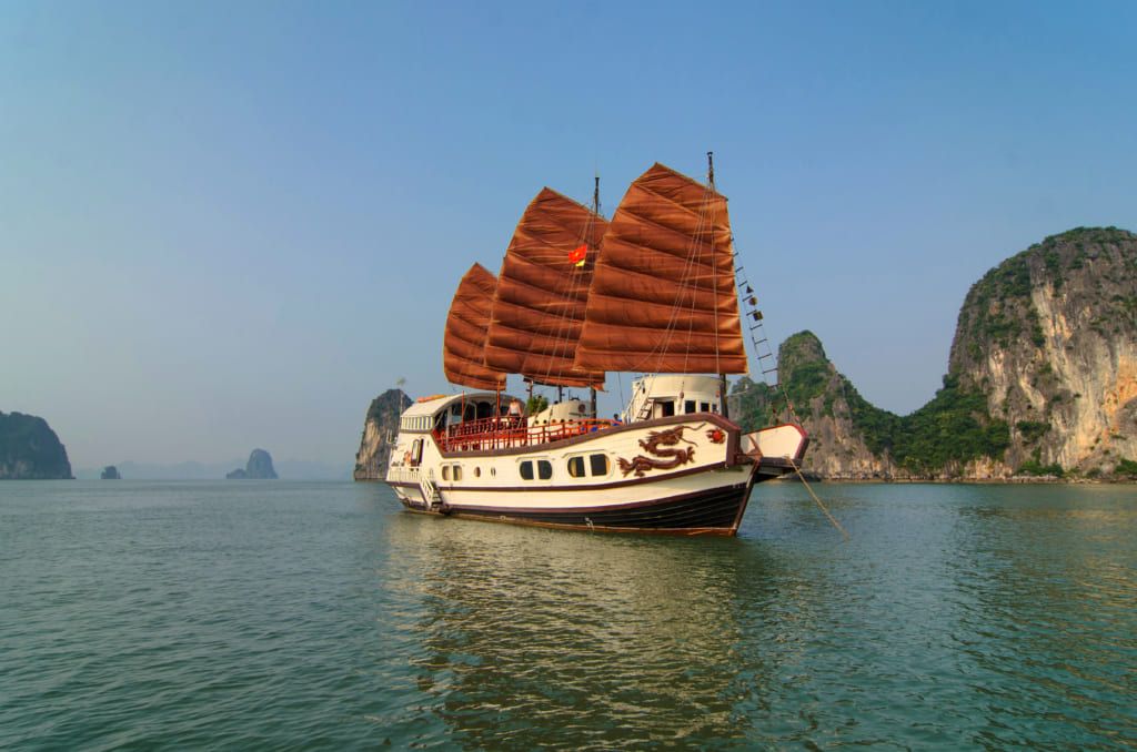 jonque traditionnelle - circuit croisière baie d'Halong