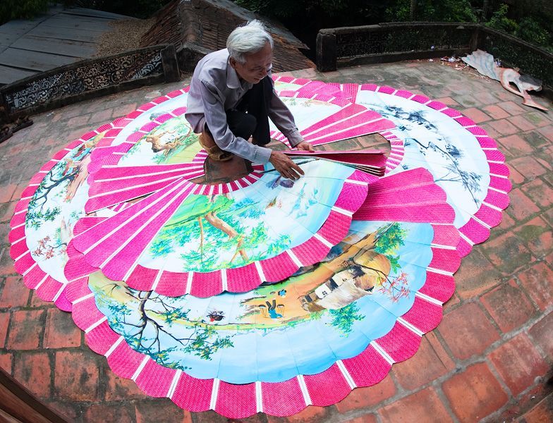 villages artisanat Hanoi  - paper fan 