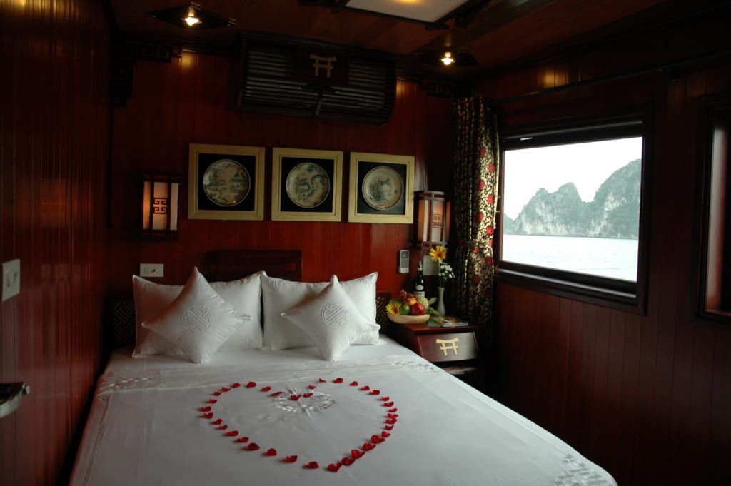 jonque traditionnelle  - circuit croisière baie d'Halong