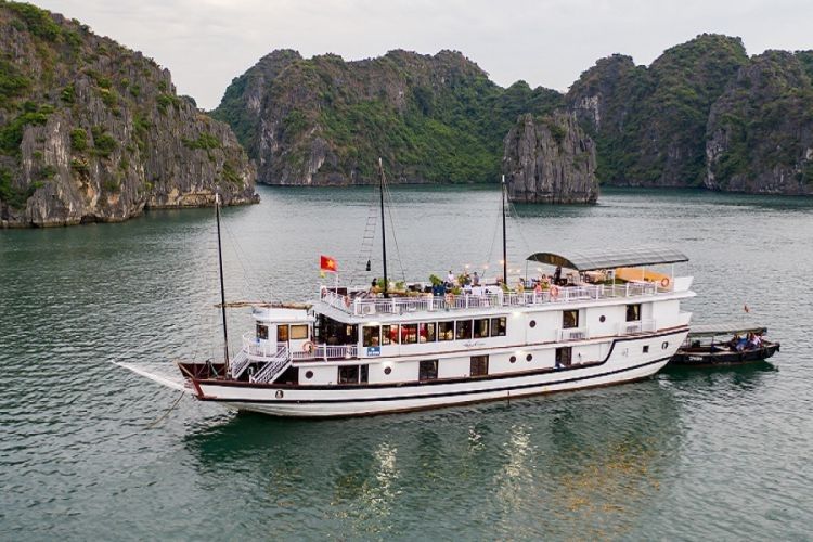 jonque traditionnelle  - circuit croisière baie d'Halong