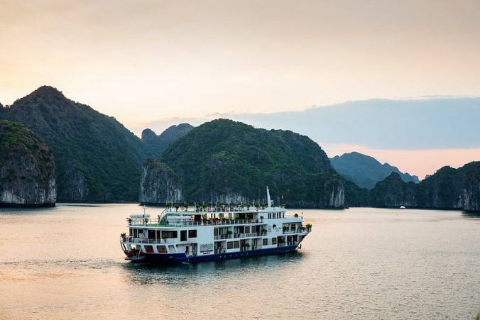 Bateau Monchéri - baie de Lan Ha